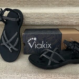 Viakix Women's Black Patterned Sandals